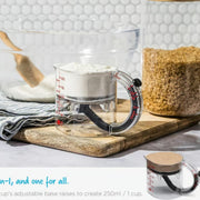 One-piece Adjustable Measuring Cup